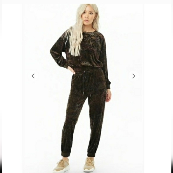 Camouflage velour tracksuit - Picture 1 of 7